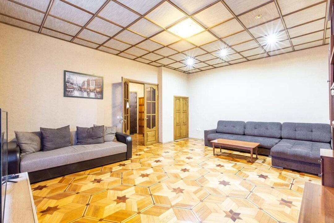 Apartments In The Center Of Minsk On Nezavisimosti 12 外观 照片